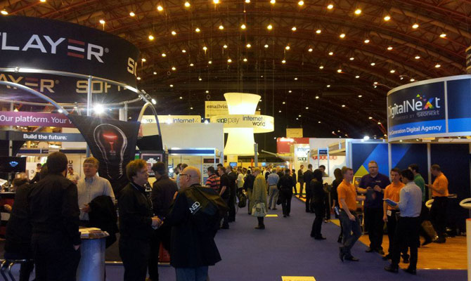 Internet-World,-2013-2